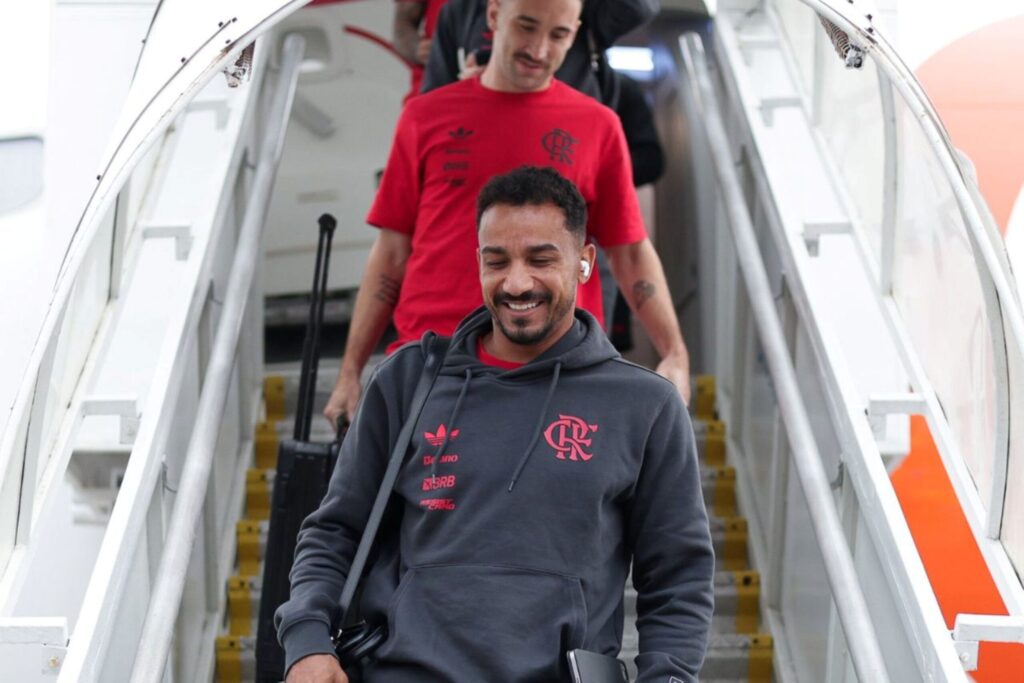 video:-flamengo-desembarca-na-argentina-para-enfrentar-racing