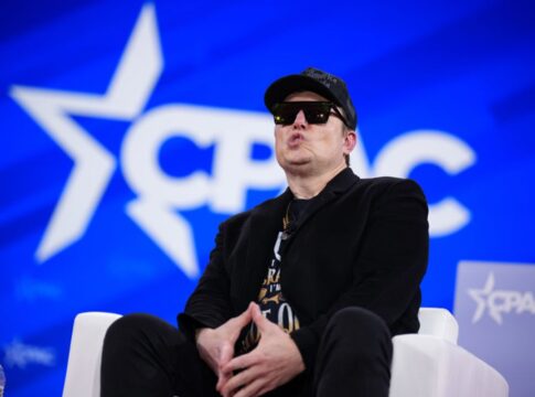 musk-lanca-grokipedia-e-promete-“10-vezes-mais-verdade”-que-wikipedia