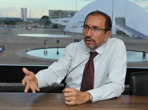 gdf-publica-saida-de-secretario-que-se-demitiu-por-lei-sobre-comunismo