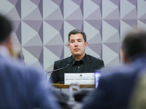 depoimento-frustrante-irrita-membros-da-cpmi-do-inss:-“so-um-piloto” depoimento-frustrante-irrita-membros-da-cpmi-do-inss:-“so-um-piloto”