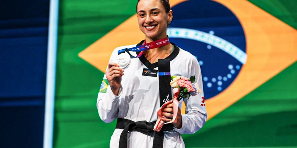 milena-titoneli-e-prata-no-mundial-de-taekwondo,-o-3o-podio-do-brasil