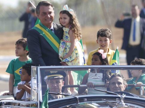 bolsonaro-pede-autorizacao-ao-stf-para-receber-visita-de-nelson-piquet