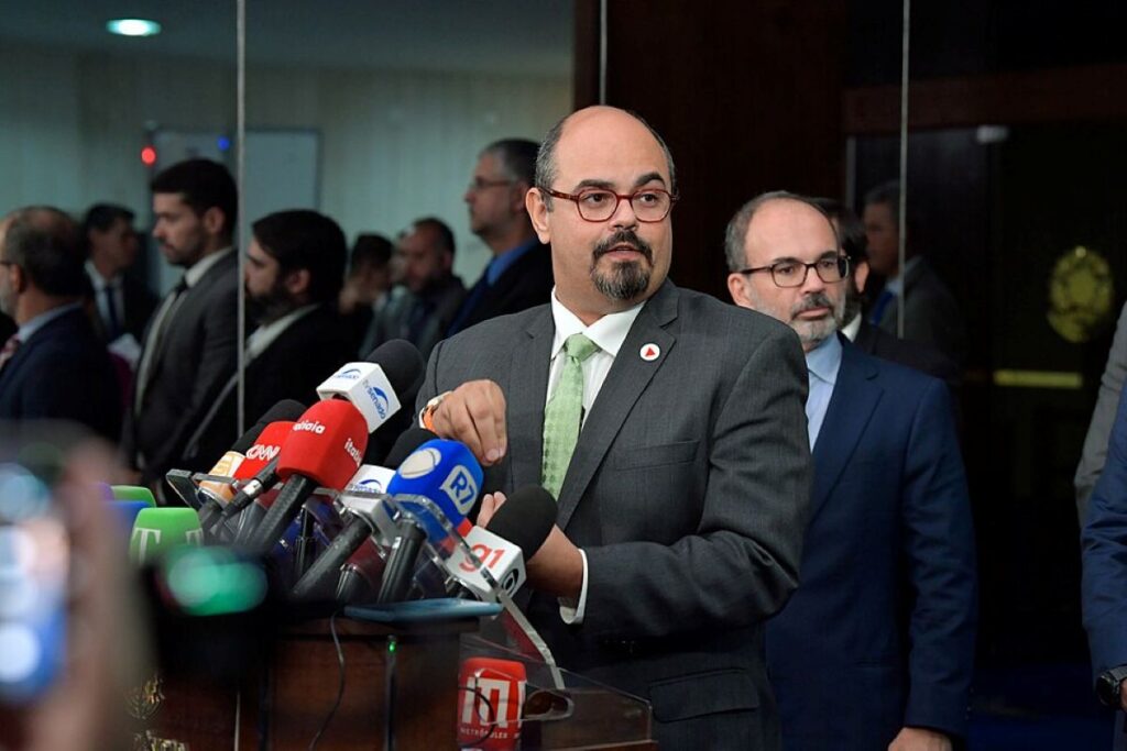 vice-de-zema-se-filia-no-psd-e-dificulta-palanque-de-lula-em-mg