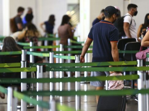 saiba-porque-e-um-risco-fazer-piadas-sobre-bombas-em-aeroportos