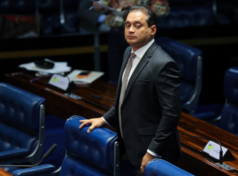 inss:-senador-rebate-relator-da-cpmi-que-quer-chama-lo-para-depor