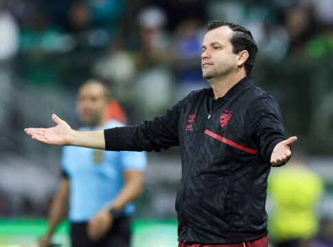 sport-anuncia-a-saida-do-tecnico-daniel-paulista