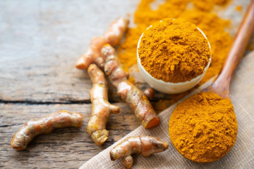 suplementos-de-curcumina-podem-causar-efeitos-colaterais.-entenda