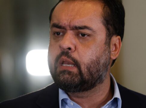 castro-pede-mais-apoio-federal-no-combate-a-organizacoes-criminosas