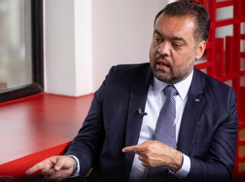 claudio-castro-pede-a-transferencia-de-10-lideres-do-crime-organizado