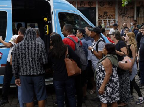 “entrei-na-estacao-para-fugir-dos-tiros”,-conta-moradora-do-rio