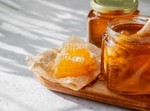 nutricionista-aponta-os-beneficios-do-mel-e-como-incluir-na-dieta