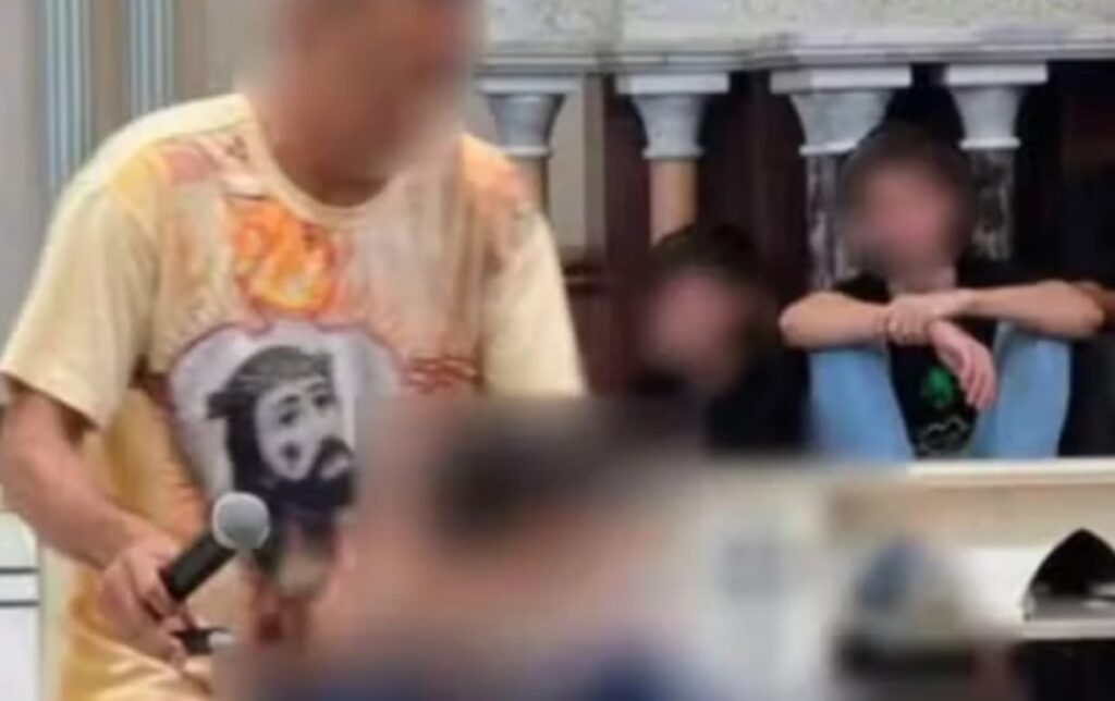 pai-e-preso-por-fingir-tumor-do-filho-para-pedir-dinheiro-em-igrejas