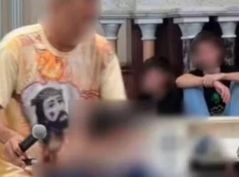 pai-e-preso-por-fingir-tumor-do-filho-para-pedir-dinheiro-em-igrejas