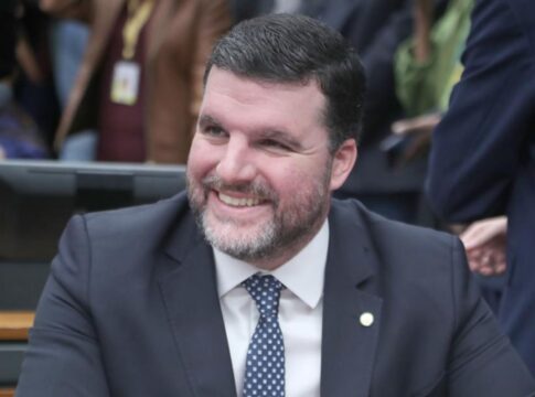 republicanos-filia-o-presidente-da-bancada-do-agro-no-congresso