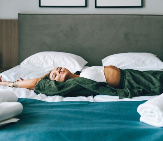 aumentando-o-prazer:-6-posicoes-sexuais-para-estimular-o-clitoris