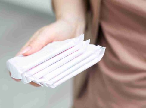 saiba-como-conseguir-autorizacao-para-retirar-absorventes-gratuitos