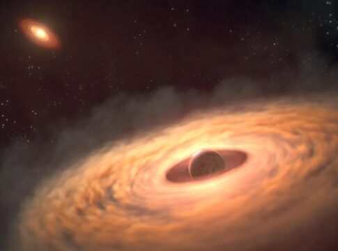 james-webb-avista-“fabrica-de-luas”-escondida-a-625-anos-luz-da-terra