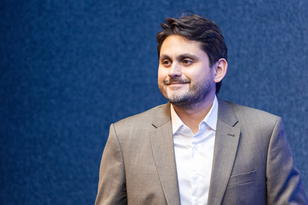 em-acordo-com-governo,-juscelino-inclui-corte-de-gastos-em-projeto