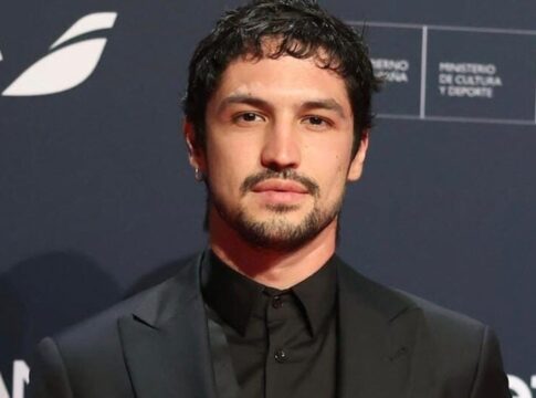 gabriel-leone-destaca-critica-velada-em-o-agente-secreto