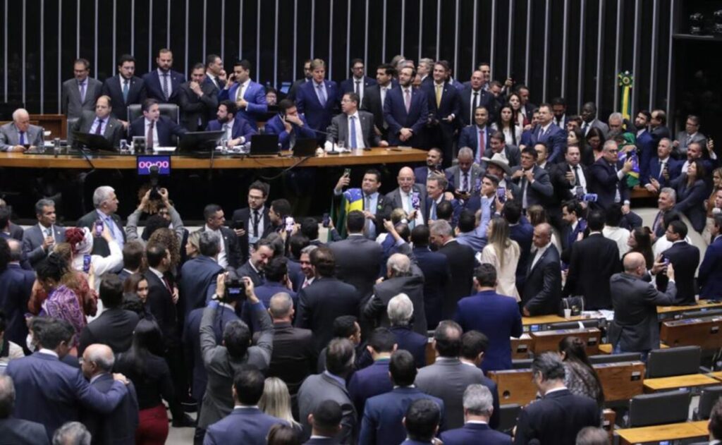 camara-aprova-pl-de-revisao-de-gastos-do-governo-e-da-folego-a-lula