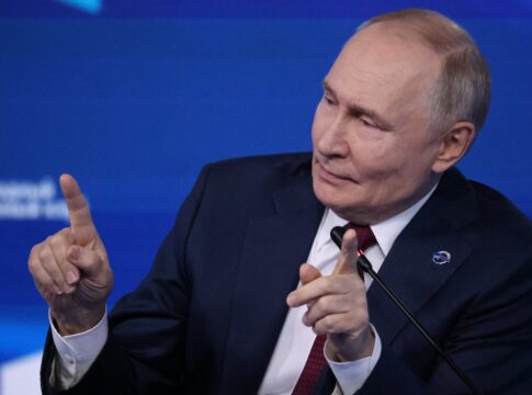 “poseidon”:-putin-anuncia-teste-com-drone-submarino-nuclear