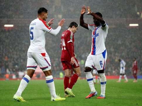 copa-da-liga-inglesa:-crystal-palace-elimina-liverpool-em-anfield