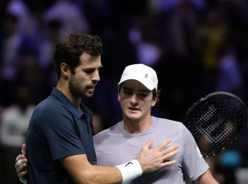 joao-fonseca-batalha-em-quadra,-mas-da-adeus-ao-masters-1000-de-paris