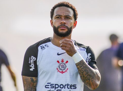 depay,-do-corinthians,-manda-recado-para-oruam-apos-megaoperacao-no-rj