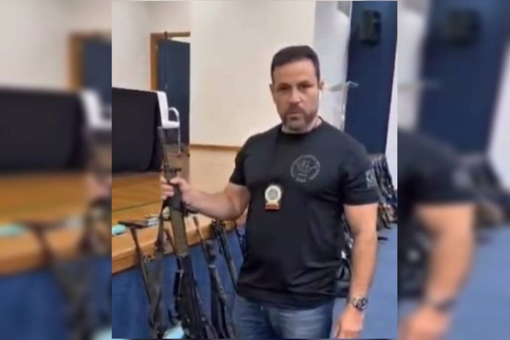 veja-os-fuzis-internacionais-apreendidos-em-megaoperacao-contra-o-cv