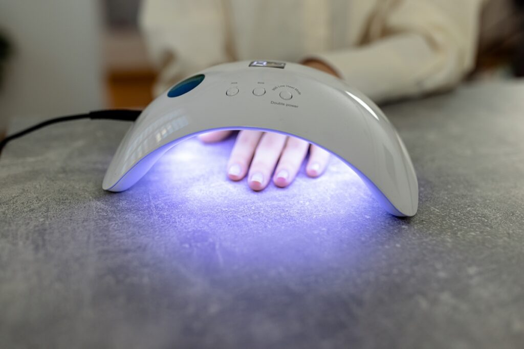 unhas-em-gel:-entenda-o-que-muda-apos-proibicao-da-anvisa