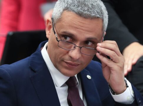 moraes-nega-pedido-de-gustavo-gayer-para-visitar-bolsonaro moraes-nega-pedido-de-gustavo-gayer-para-visitar-bolsonaro