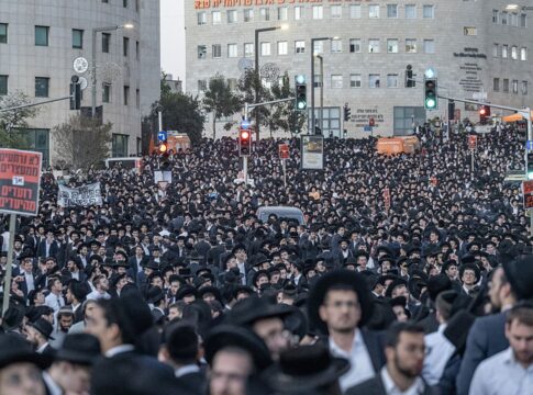 israel:-ultraortodoxos-protestam-contra-servico-militar-obrigatorio
