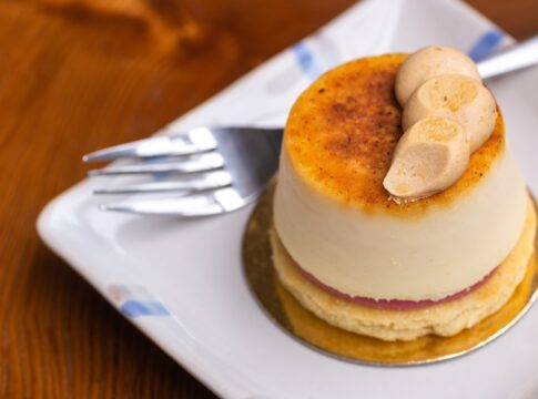 este-doce-mistura-cheesecake-e-creme-brulee-—-e-vai-virar-seu-favorito