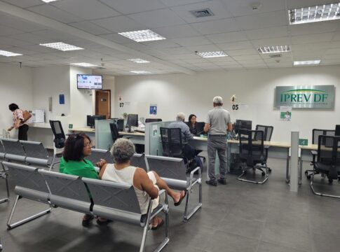 ibaneis-sanciona-lei-que-proibe-iprev-de-aplicar-descontos-em-aposentadorias