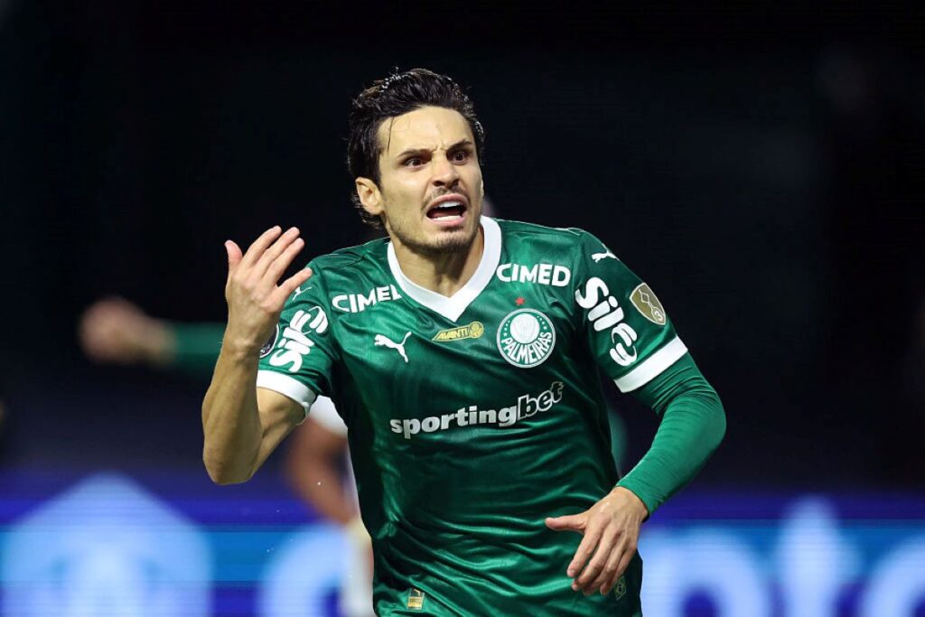 palmeiras-goleia-ldu-e-garante-vaga-na-final-da-libertadores-de-2025