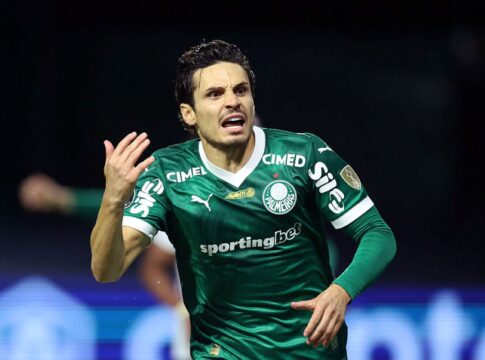 palmeiras-goleia-ldu-e-garante-vaga-na-final-da-libertadores-de-2025