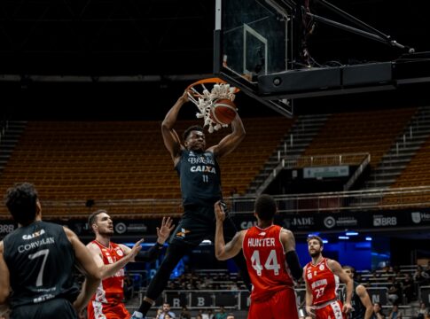 com-grande-atuacao-defensiva,-brasilia-basquete-vence-mais-uma-no-nbb