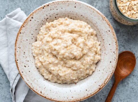 receita-de-mingau-de-aveia-proteico-para-emagrecer-e-ganhar-massa