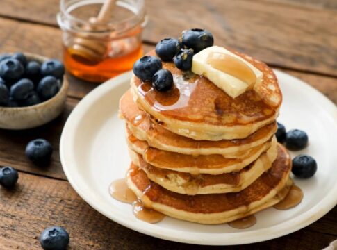 panqueca-fofinha:-receita-facil-para-tirar-o-cafe-da-manha-da-mesmice