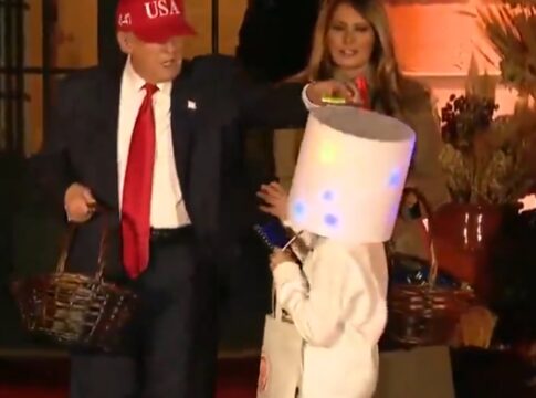 “trick-or-treat”:-trump-e-melania-entregam-doces-de-halloween