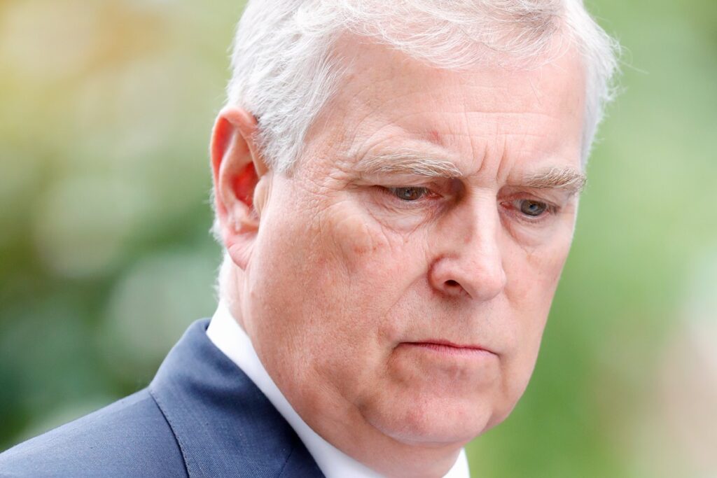 entenda-a-relacao-de-andrew-e-epstein,-que-motivou-punicao-de-charles