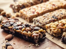 snacks-proteicos:-veja-como-escolher-entre-plant-based-e-origem-animal