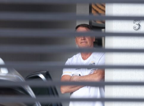 a-cautela-de-bolsonaro-com-telefonemas-na-prisao-domiciliar