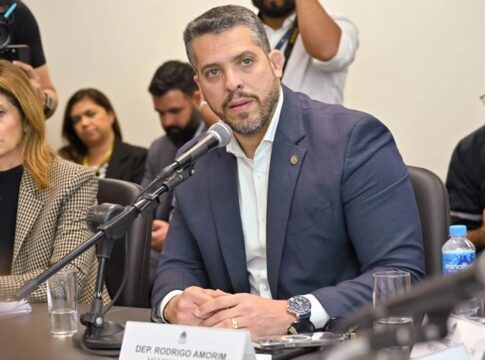 lider-do-governo-de-claudio-castro-cita-“atentado-a-soberania-do-pais”