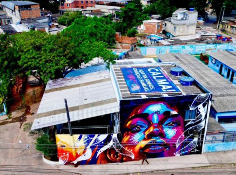 telhado-na-cidade-de-deus-diz:-“aqui-tem-criancas,-sonhos-e-familias”