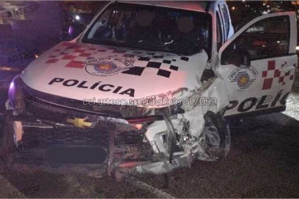perseguicao-a-bmw-termina-com-acidente-e-pms-feridos-em-rodovia-de-sp