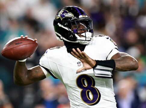 nfl-multa-ravens-em-us$-100-mil-por-erro-no-relatorio-de-lamar-jackson