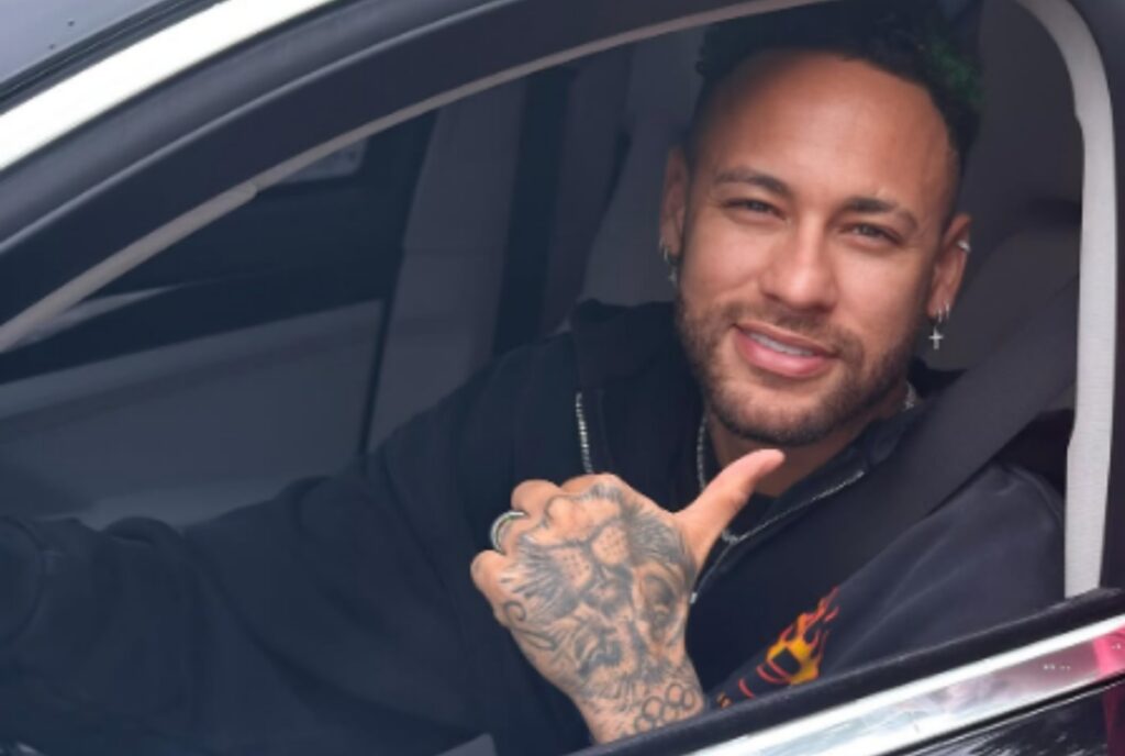 video:-neymar-busca-doces-em-loja-e-faz-a-festa-de-funcionarios;-veja