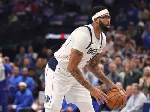 nba:-anthony-davis-sera-desfalque-para-os-mavericks-apos-lesao