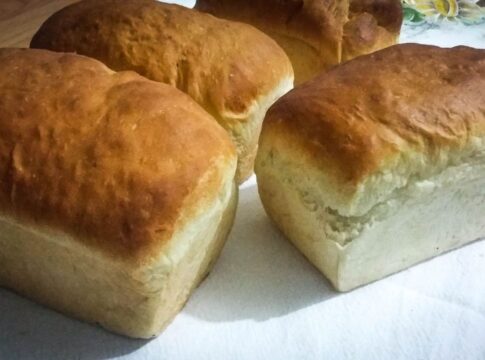 pao-de-minuto-fica-pronto-em-meia-hora-e-leva-poucos-ingredientes